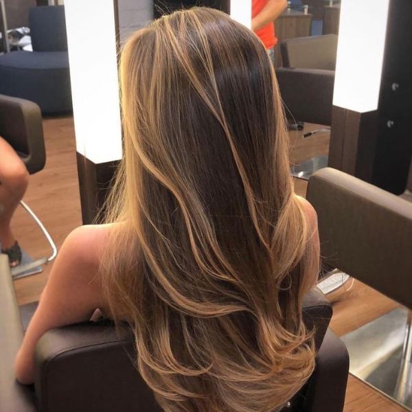 Cheveux longs : les clés pour stimuler leur croissance