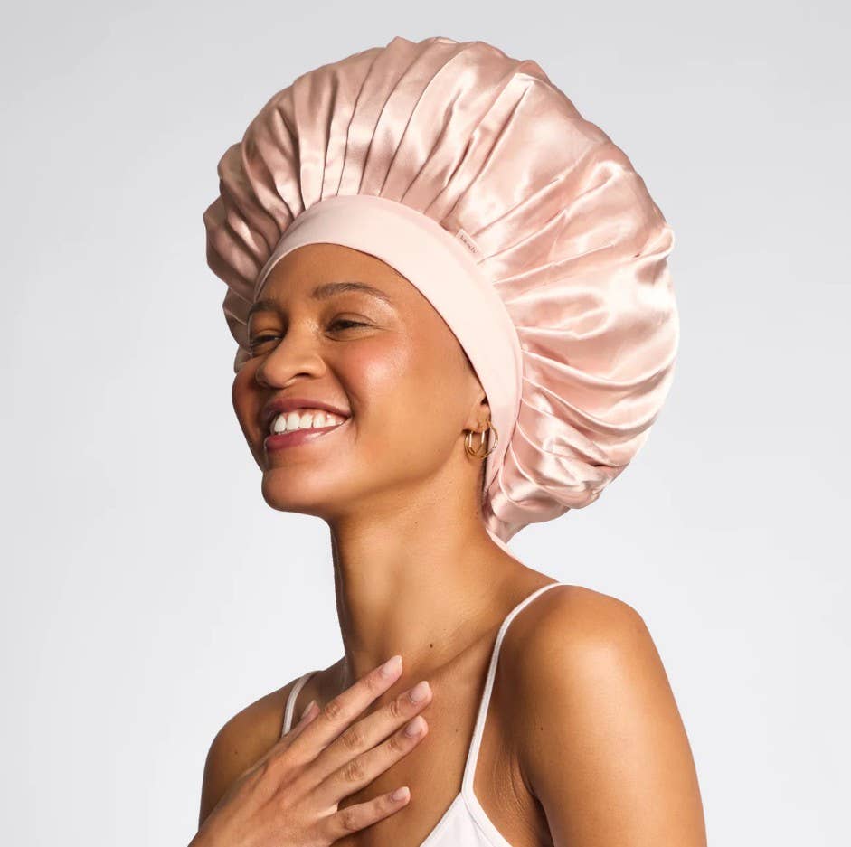 Bonnet oversize en satin réglable - Rose poudré - Boutique du Cheveu