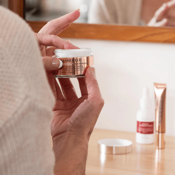 Crème de jour anti-âge Revival+ Skin Renewal 50 ml