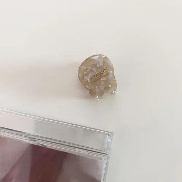 Mini pince à cheveux en acétate Beige